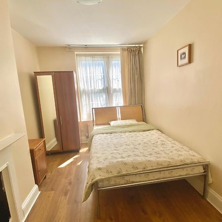 Separate Rooms By The Thames Londen Buitenkant foto